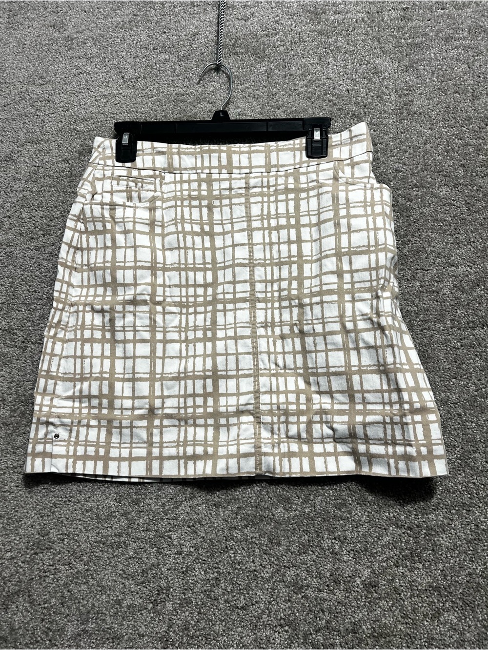 Hilary Radley Woman’s Beige White Athletic Skort Shorts Skirt Size Medium
